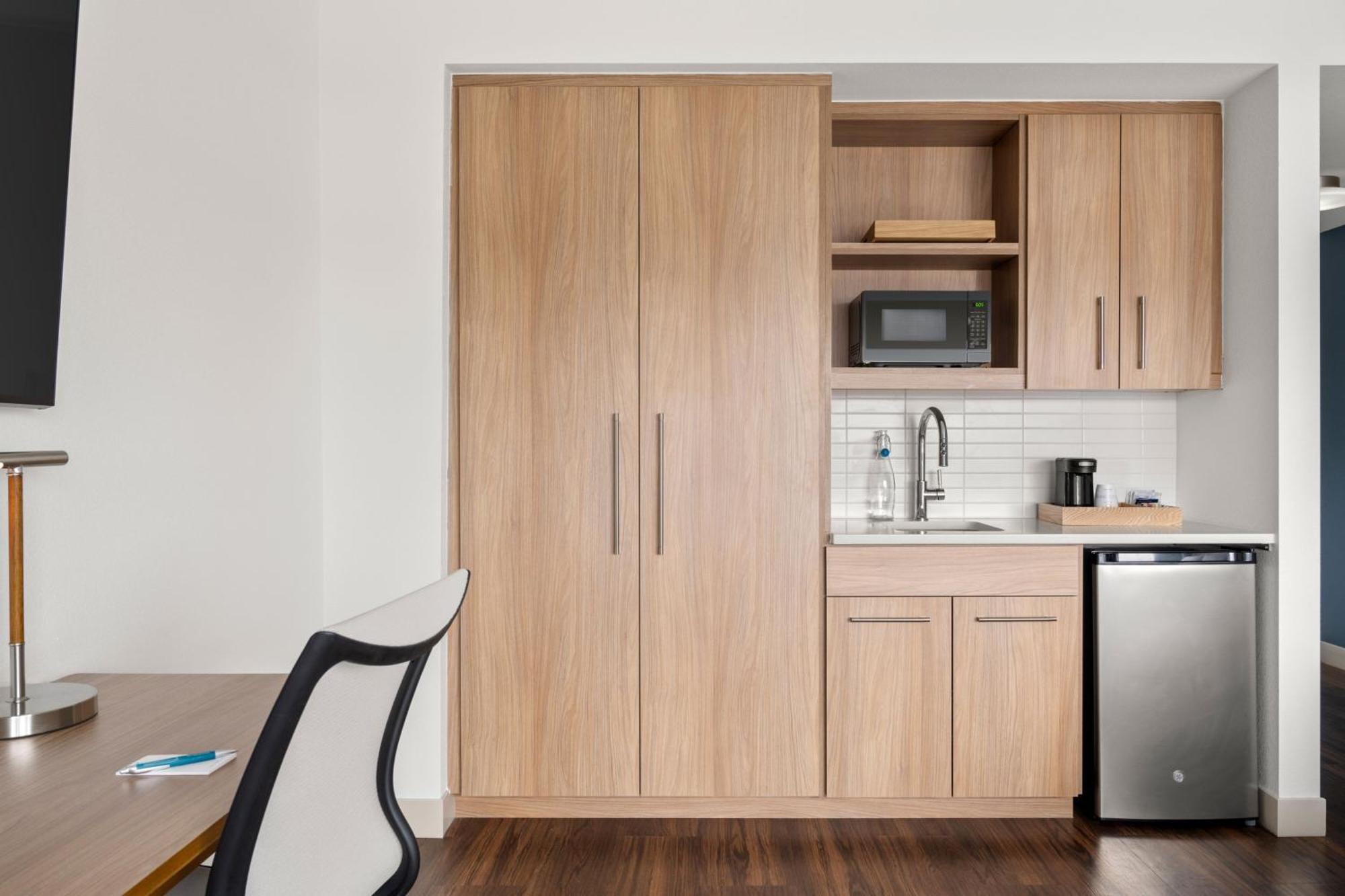 Element Springfield South Hotel Bagian luar foto